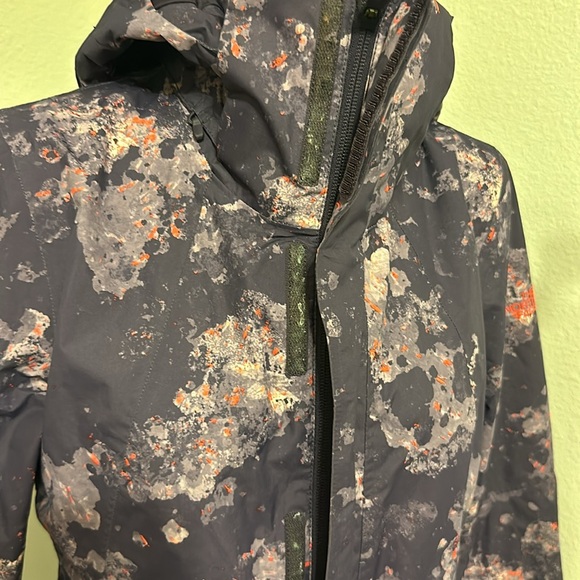 North face women’s ski jacket - Picture 6 of 14